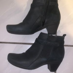 Abeo black boots